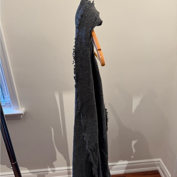 Wool and silk oversized Italian luxury scarf. Wrap style. Charcoal grey - Picture 3 of 5